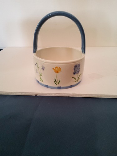 Easter basket with handle - handle, hand